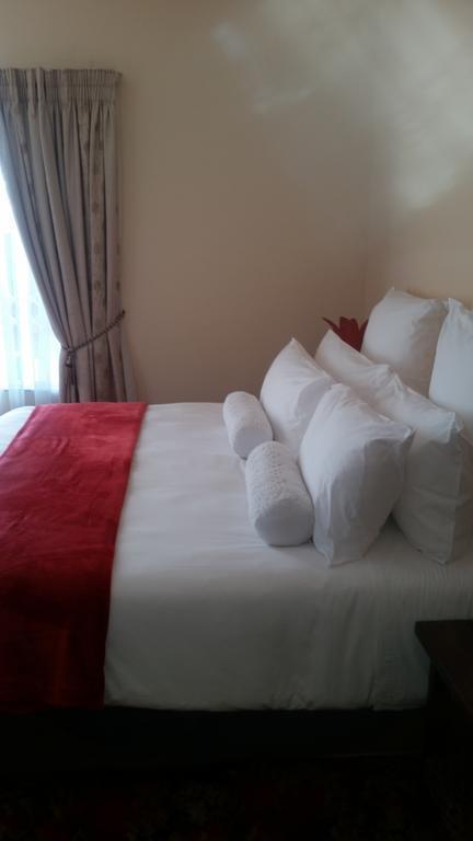 African Phoenix Guest Lodge Йоханесбург Екстериор снимка