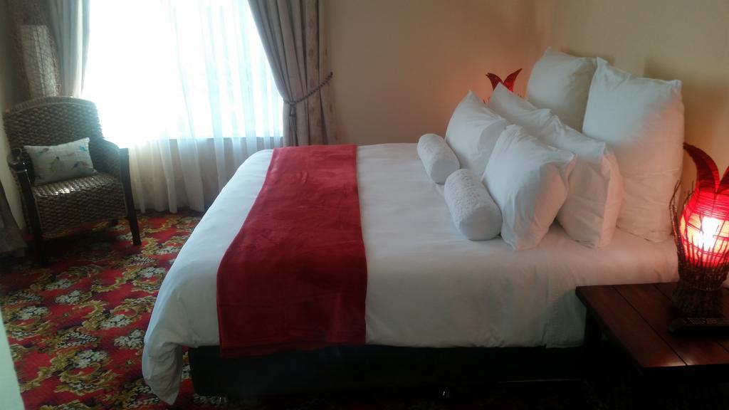 African Phoenix Guest Lodge Йоханесбург Екстериор снимка
