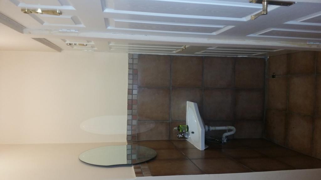 African Phoenix Guest Lodge Йоханесбург Екстериор снимка